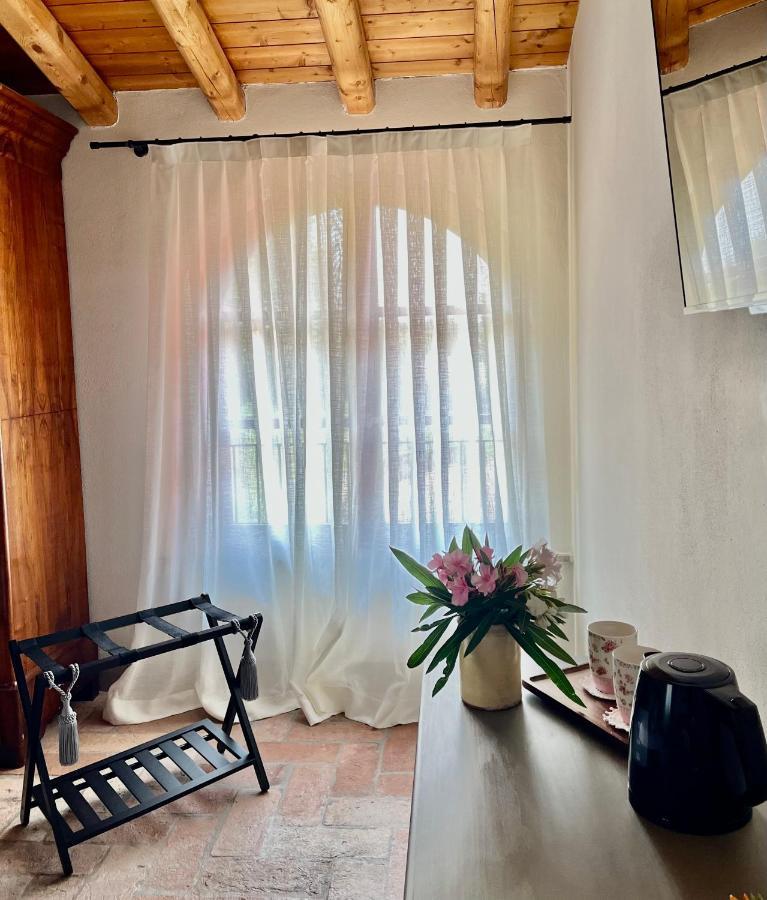 Le Mansarine Charme B&B Castellaro  Buitenkant foto